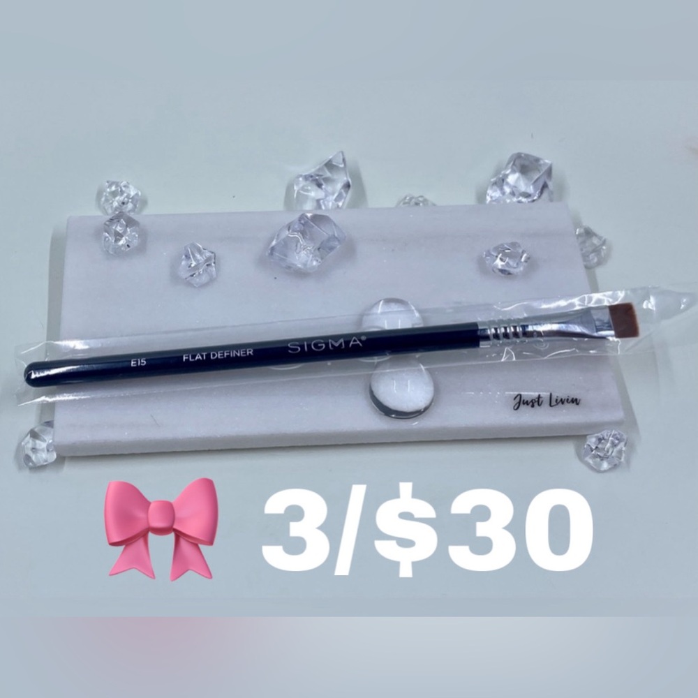 🎀 E15 Flat Definer Brush